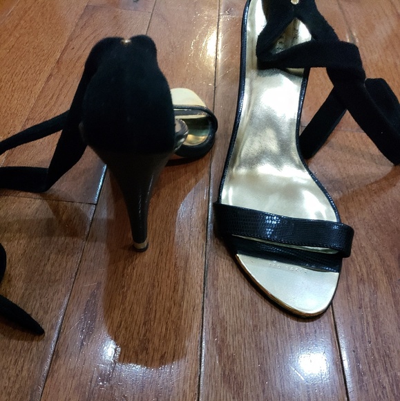 Shoes - Picture 3 of 8